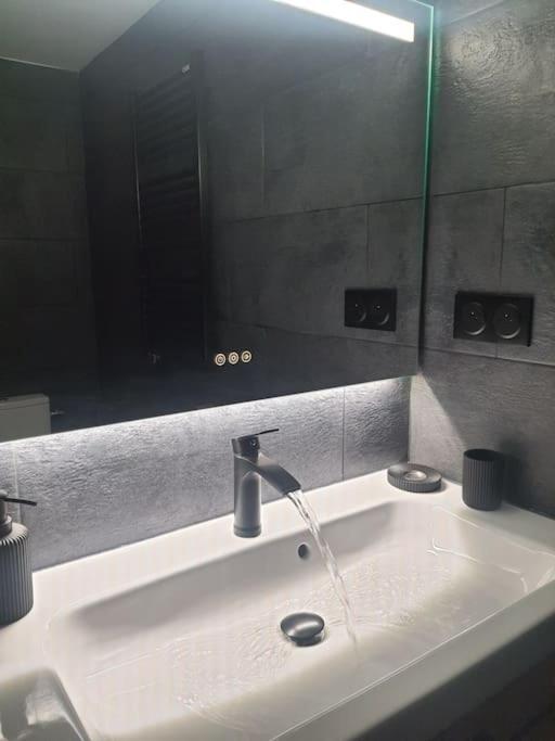 Superbe Appartement Avec Jacuzzi Et Exterieur Perpignan Ngoại thất bức ảnh